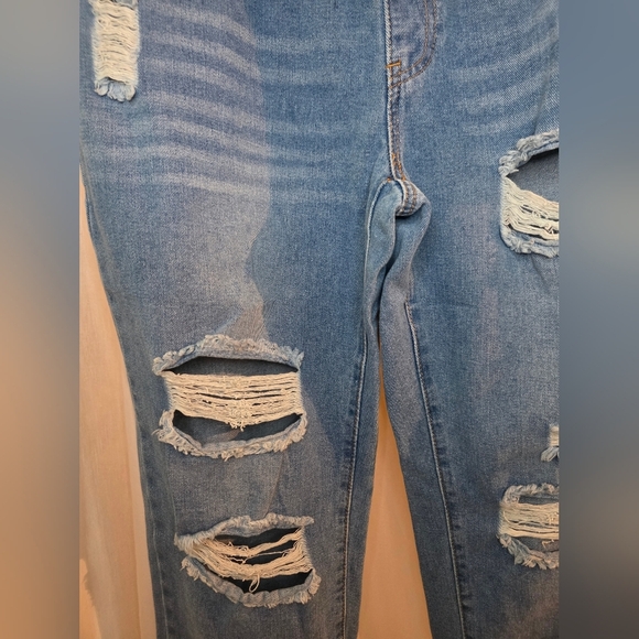 Shein Maternity Distressed Light Wash Jeans half panel Large - Picture 3 of 6